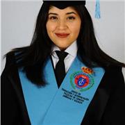 Soy Alejandra Benalcázar y doy clases particular de inglés o español. Empecé dando clases con 16 años y soy graduada en Traducción